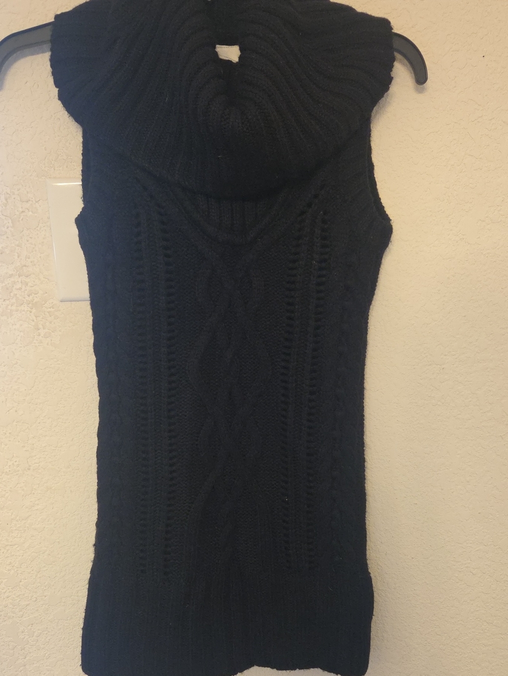 Piper & Blue Black Cable Knit Sleeveless Cowl Sweater